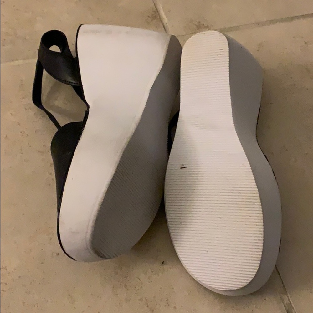 Shoes - Picture 3 of 4